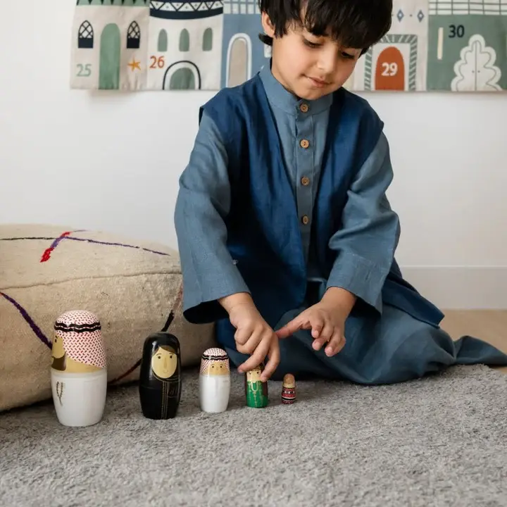 Saudi Arabian Family - Nesting Dolls.webp