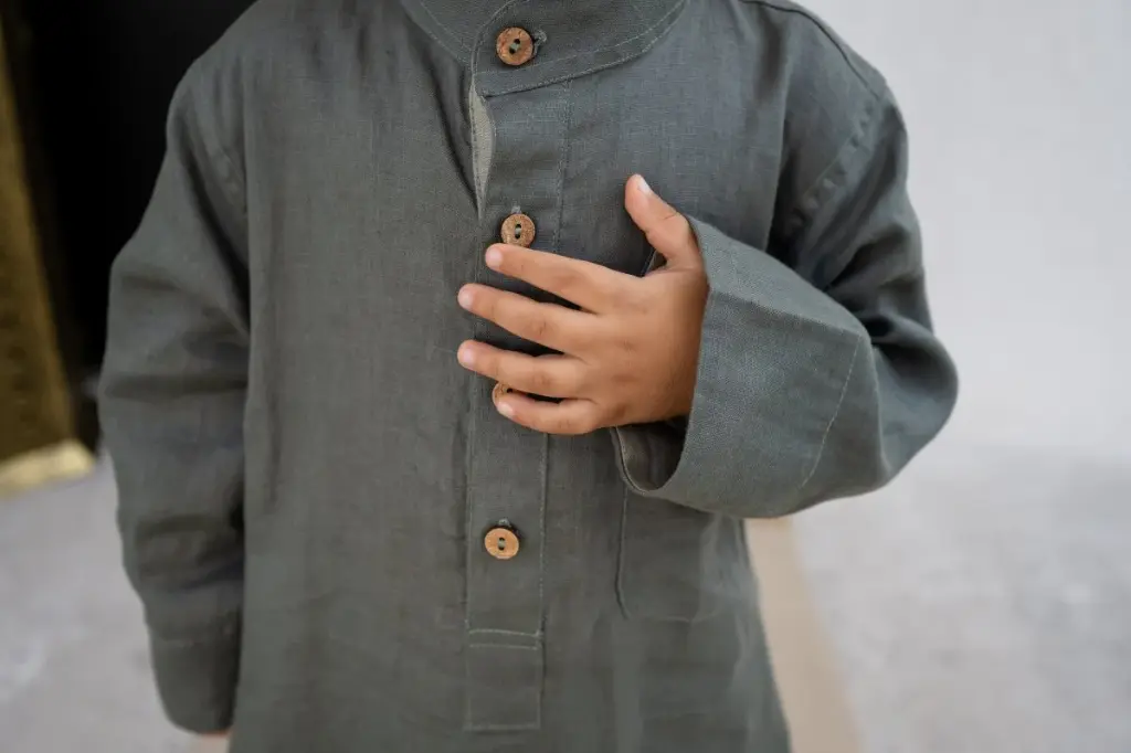 Thobe - Olive Green4.webp