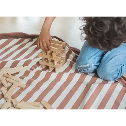 play-go-speelkleed-en-opbergzak-strepen-bruin-4897095301381-1.webp