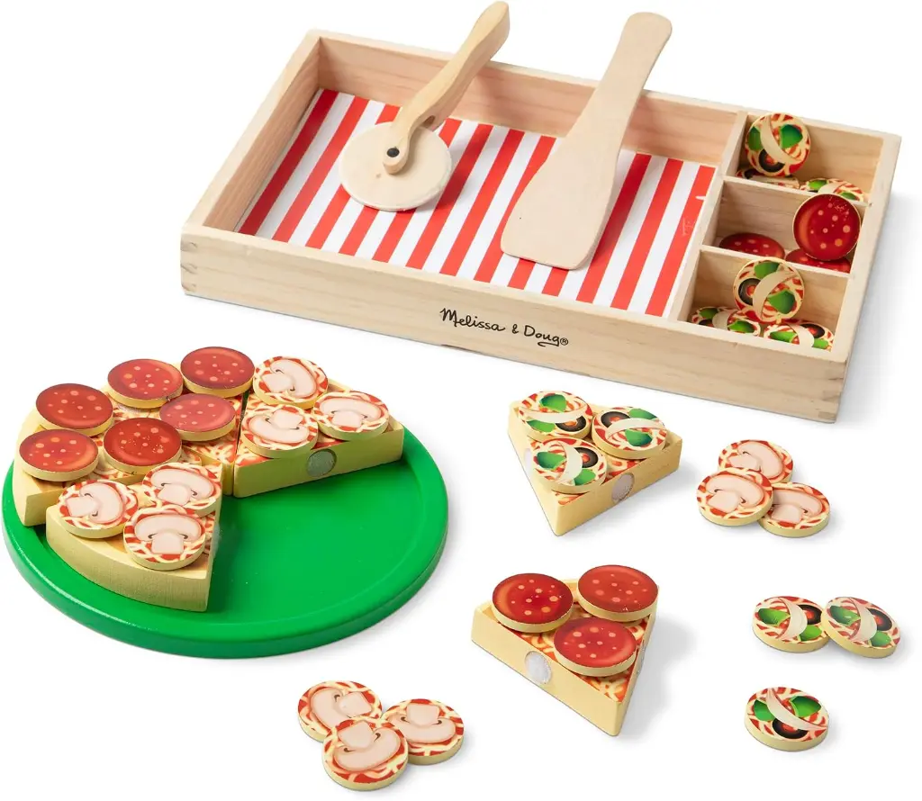 wooden-pizza-party-cooking-set.webp
