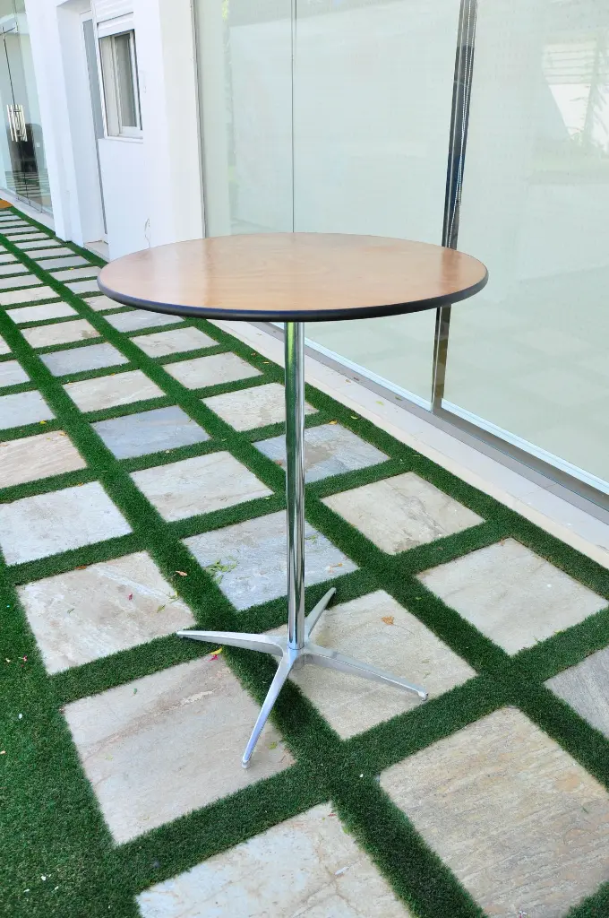 Table-Round-Cocktail-(78XH90)-cm-Rental-1.webp