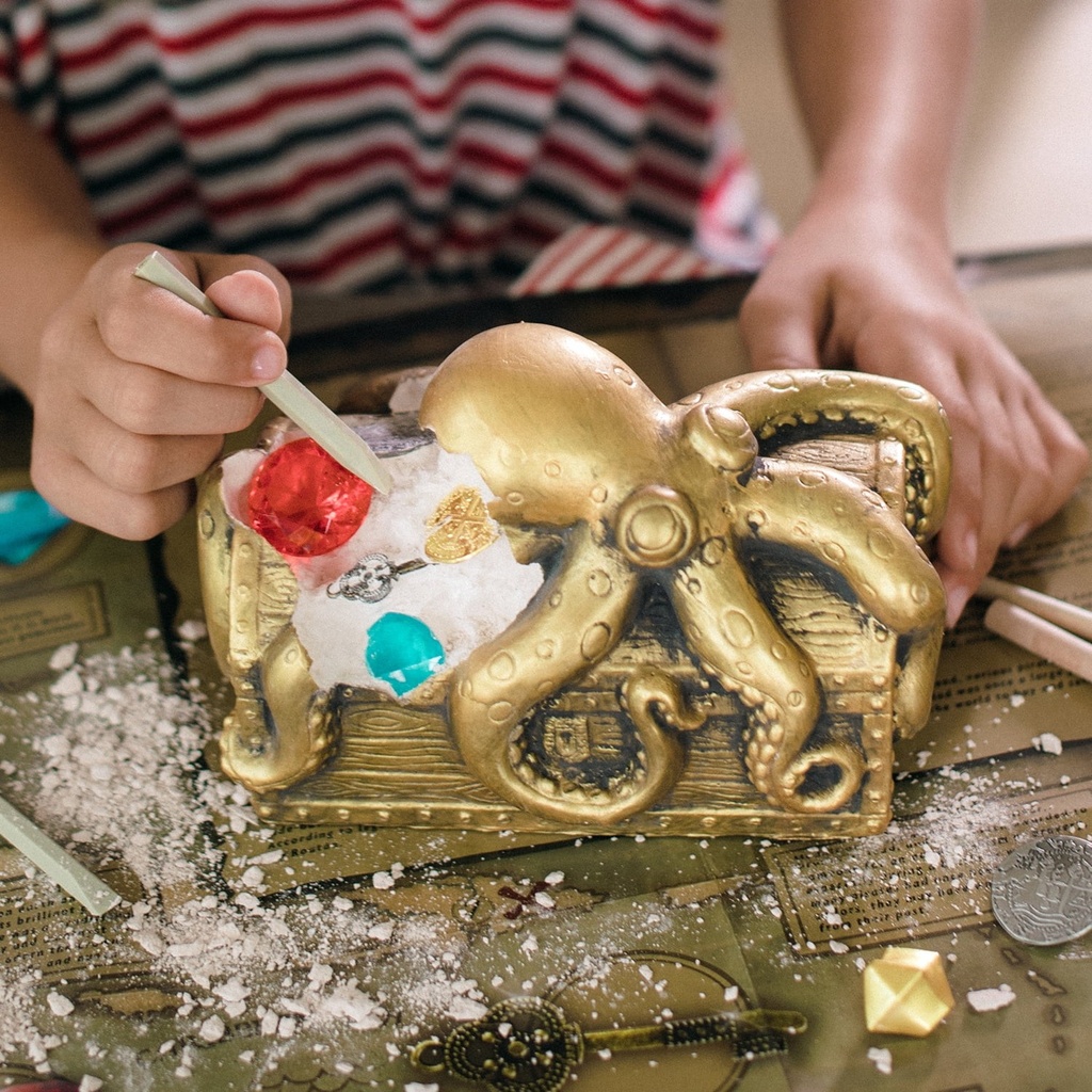 Dig It Up! Giant Pirate Treasure Excavation Kit