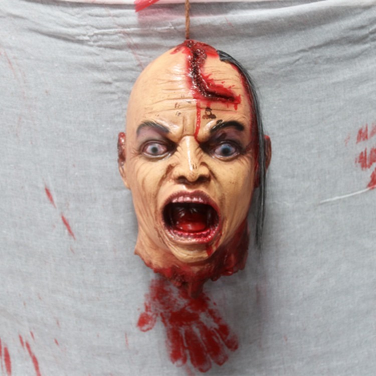 Latex Hanging Zombie Head 1