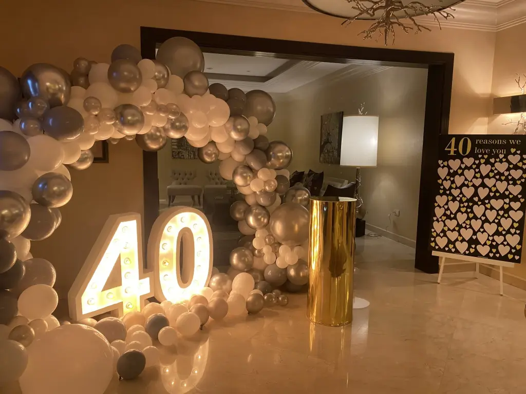 Light-Up-Letter-Number-1M-Tall-Rental-1.webp