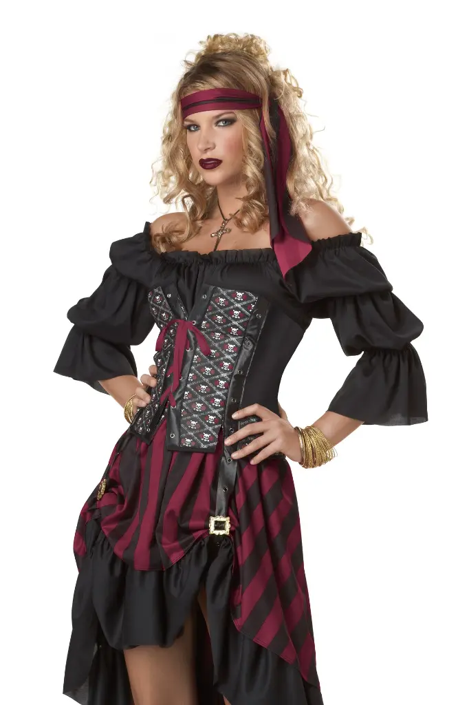 01187_PirateWench_2.webp