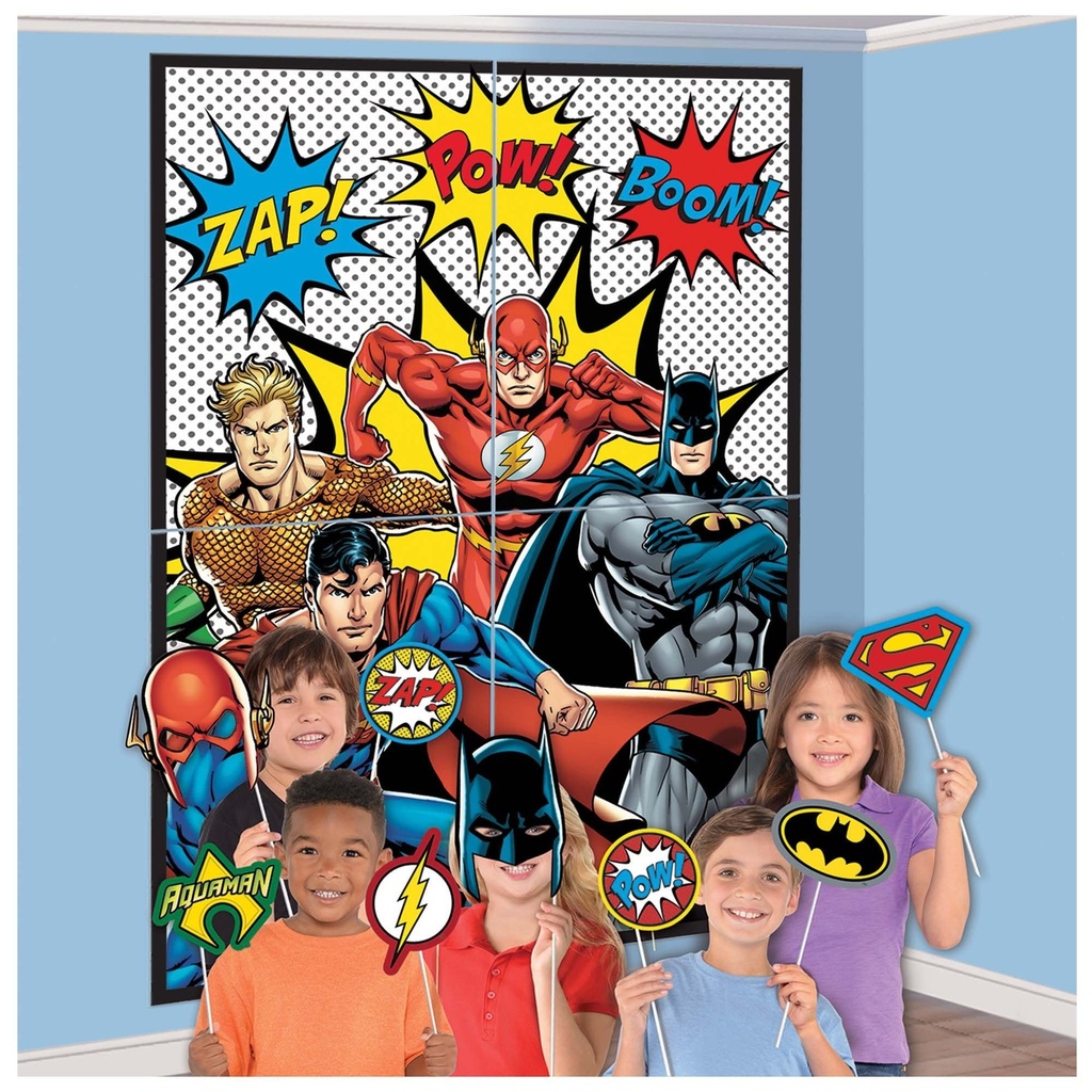 Justice League Heroes Unite  Scene Setter® with Props