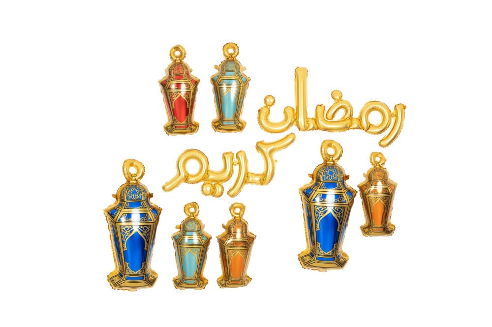 لافتة رمضان كريم مع 6 فوانيس