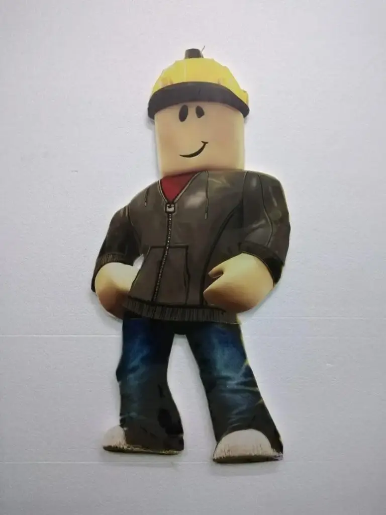 Roblox Keyart  Character Building Man 105x115 Cm Rental