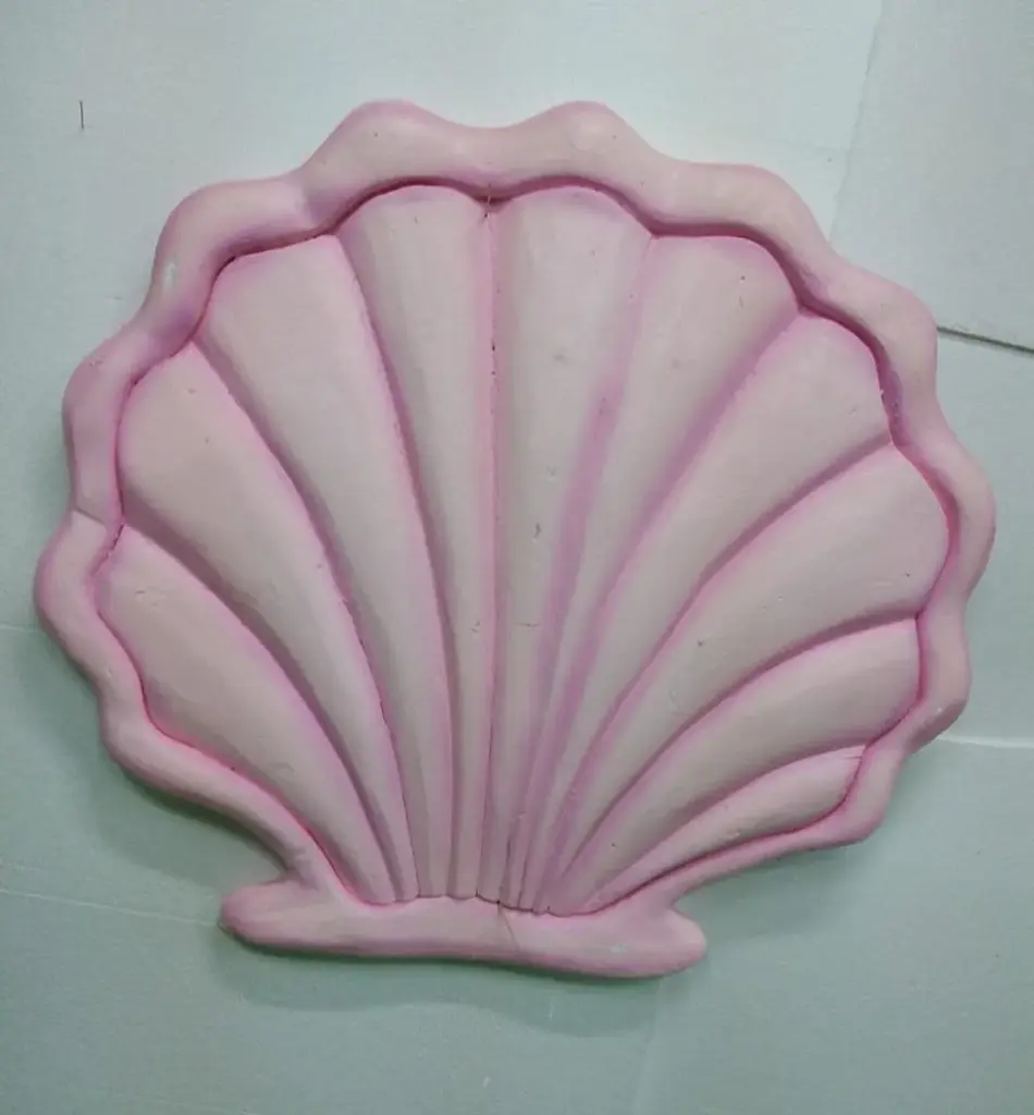 Shell Cutout 128X120 Cm Rental