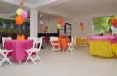 تأجير طاولة بلاستيكية مستديرة مع (4) كراسي (95x75) سم
