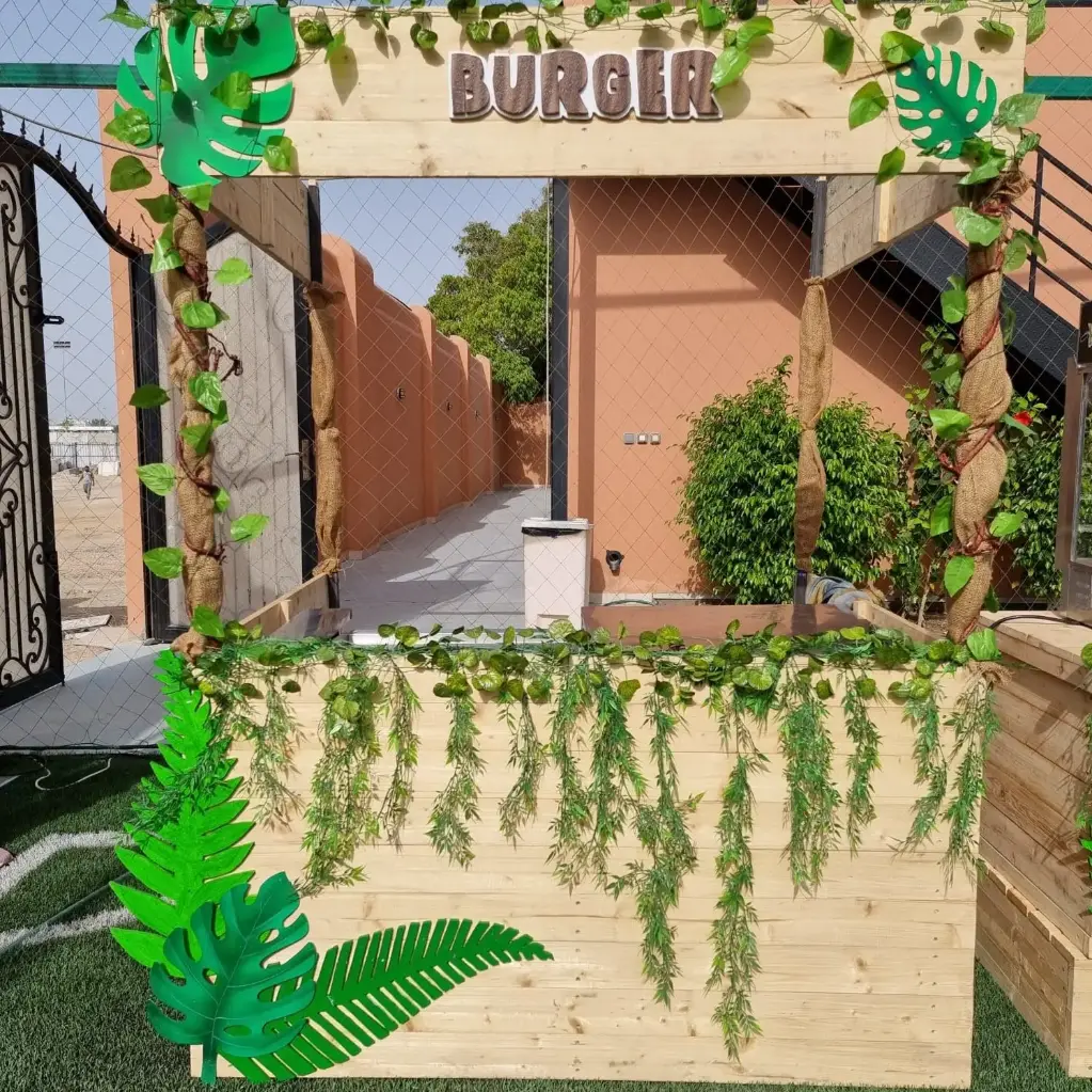 محطة برجر وبطاطس لـ 25 شخصاً