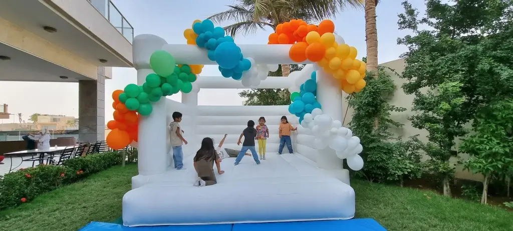 White Bounce House (4X4X3) m - Rental