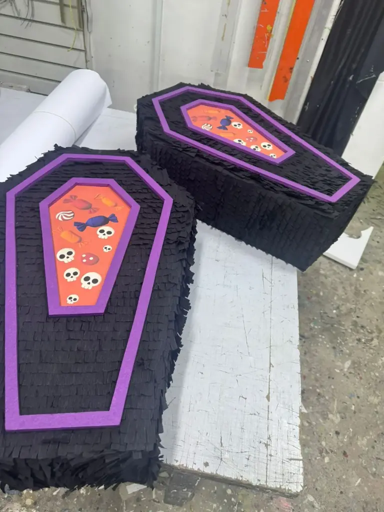 Pinata Large Diecut - Halloween Coffin with skulls