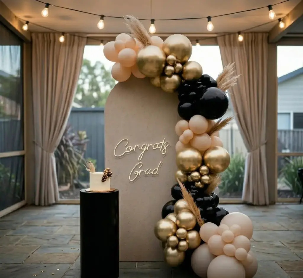 Classic Graduation backdrop with Balloon Garland and cake cylinder table  170cm x 100cm